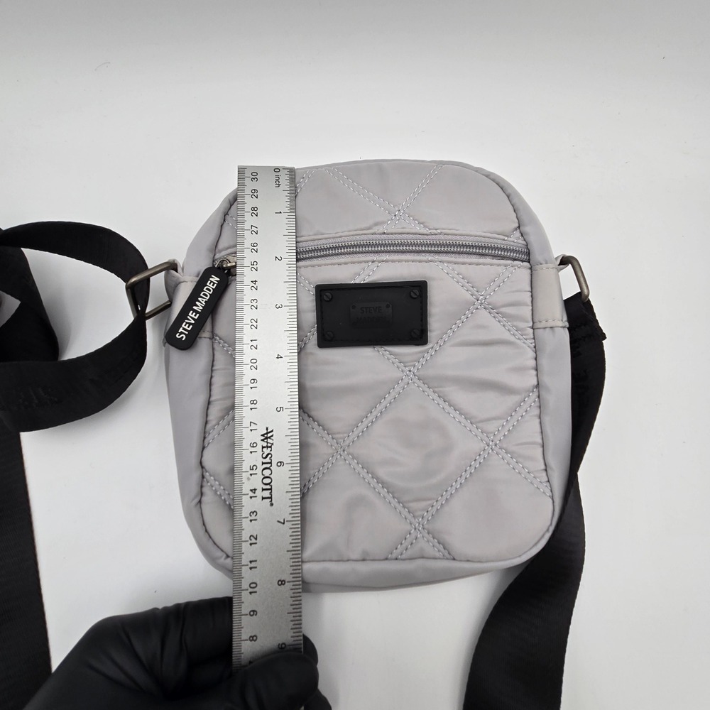 STEVE MADDEN Quilted Crossbody Bag‎ Light Gray Nylon Adjustable Strap - Picture 5 of 5